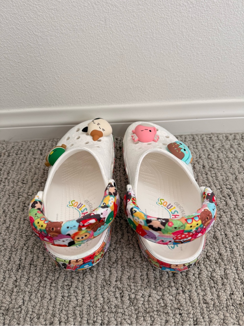 CROCS x SQUISHMALLOWS | White Clog Shoes with Colorful Character Jibbitz - Picture 9 of 12